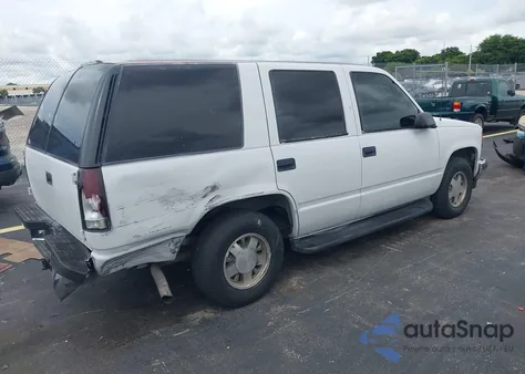 1999 Chevrolet Tahoe Lt z USA, uszkodzony, nr VIN 1GNEC13RXXJ303585